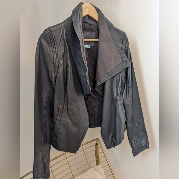 Guess by Marciano 2000s Vintage Grey Leather Jacket - Picture 2 of 16